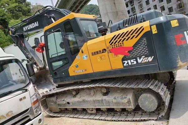 徐州市出售转让二手不详小时2021年现代R215挖掘机