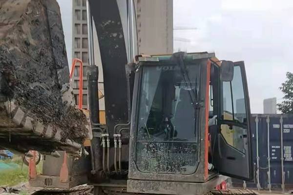 徐州市出售转让二手不详小时2021年沃尔沃EC210挖掘机