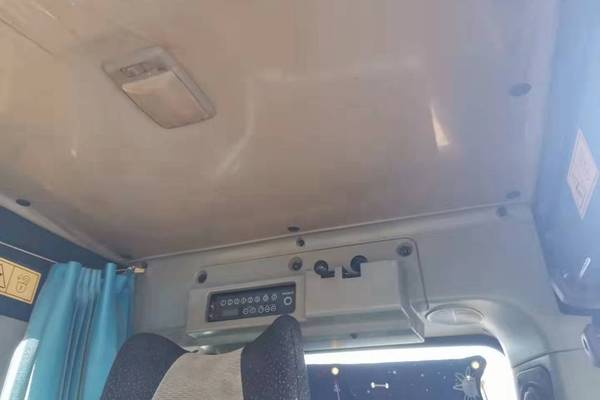 徐州市出售转让二手不详小时2018年现代R215挖掘机