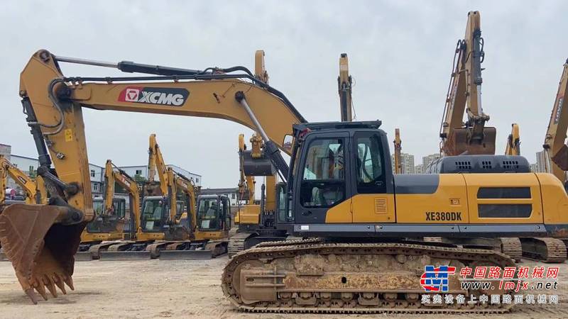 徐州市出售转让二手不详小时2020年徐工XE370D挖掘机