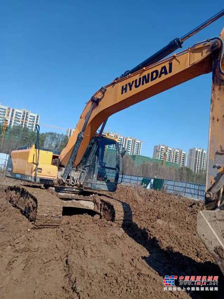 徐州市出售转让二手不详小时2018年现代R215挖掘机