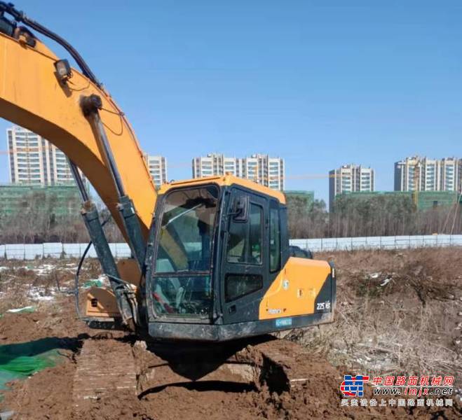 徐州市出售转让二手不详小时2018年现代R215挖掘机