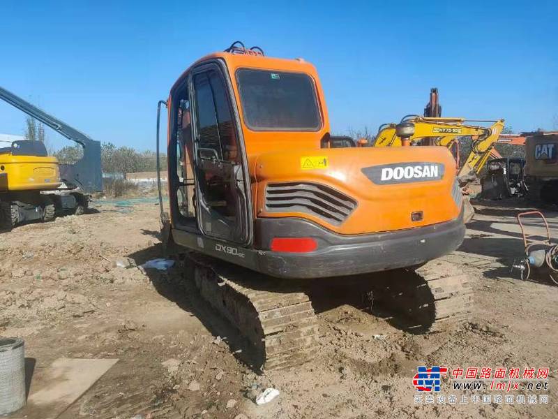 徐州市出售转让二手不详小时2018年斗山DX75挖掘机