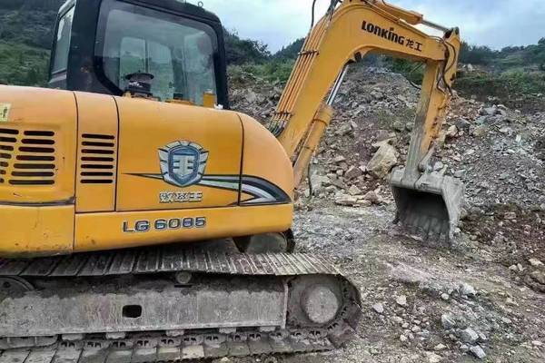 徐州市出售转让二手不详小时2017年龙工LG6085挖掘机