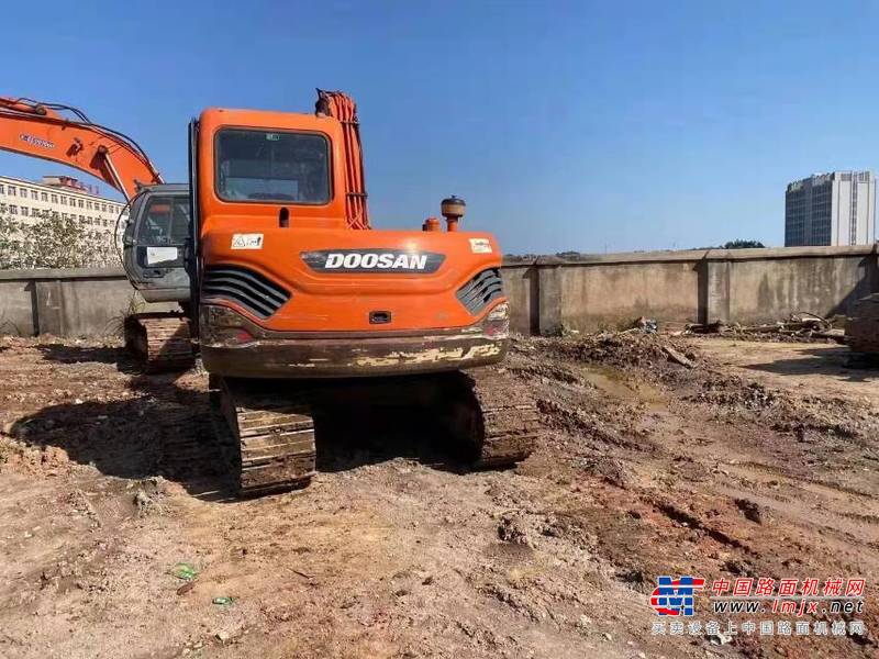 徐州市出售转让二手不详小时2017年斗山DX75挖掘机