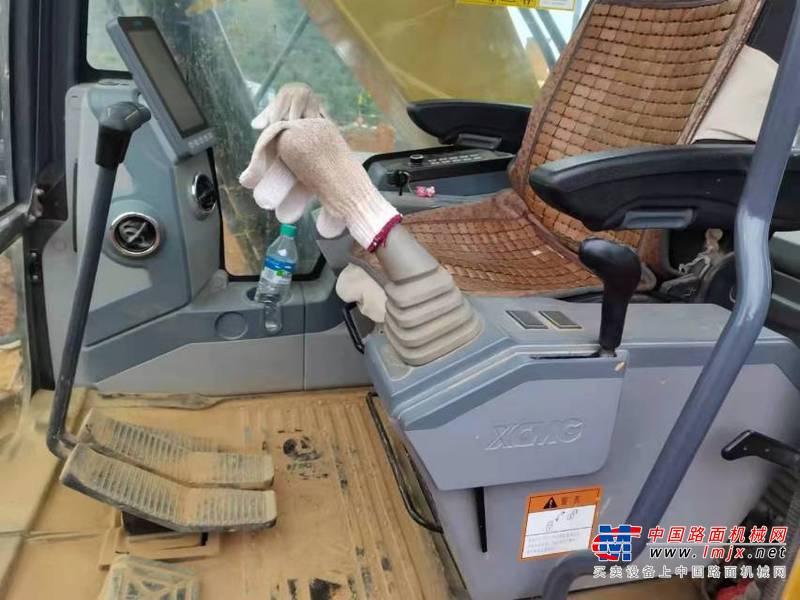 徐州市出售转让二手不详小时2019年徐工XE215D挖掘机