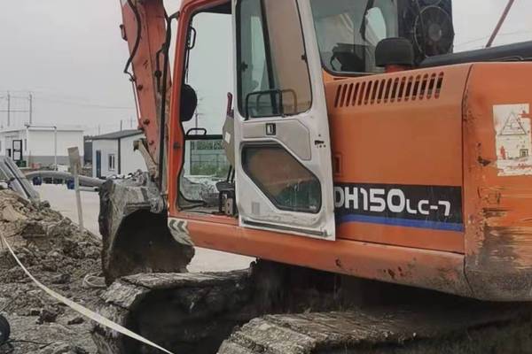 徐州市出售转让二手不详小时2012年斗山DH150挖掘机