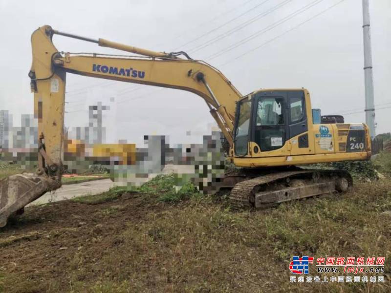 徐州市出售转让二手不详小时2010年小松PC200-8挖掘机