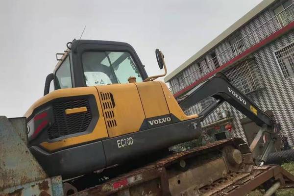 徐州市出售转让二手不详小时2017年沃尔沃EC55挖掘机