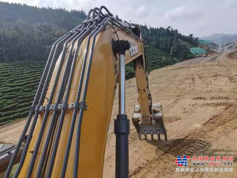 徐州市出售转让二手不详小时2020年徐工XE370D挖掘机
