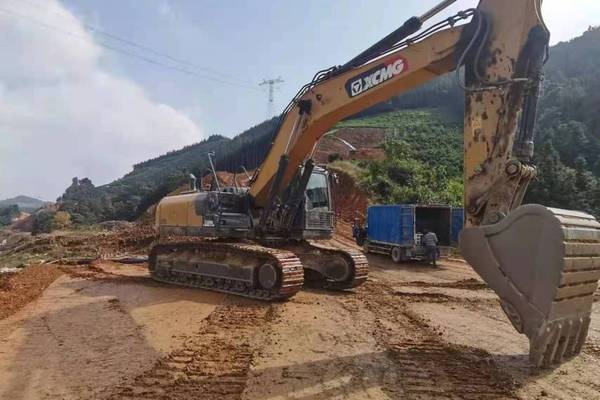 徐州市出售转让二手不详小时2020年徐工XE370D挖掘机