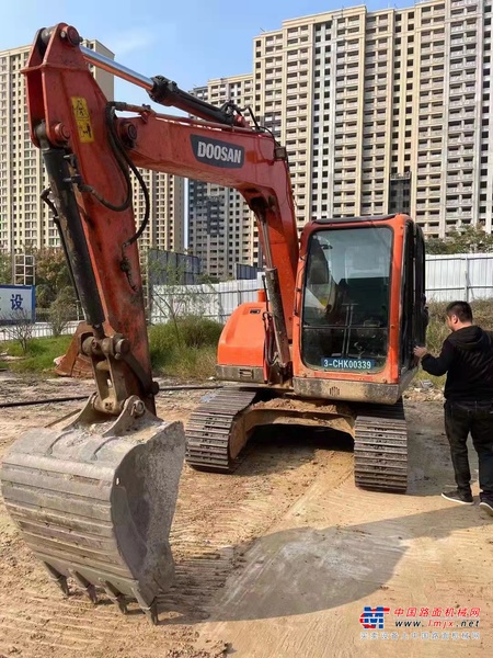 徐州市出售转让二手不详小时2018年斗山DX80挖掘机