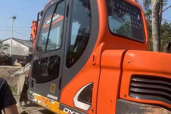 徐州市出售转让二手不详小时2019年斗山DX75挖掘机