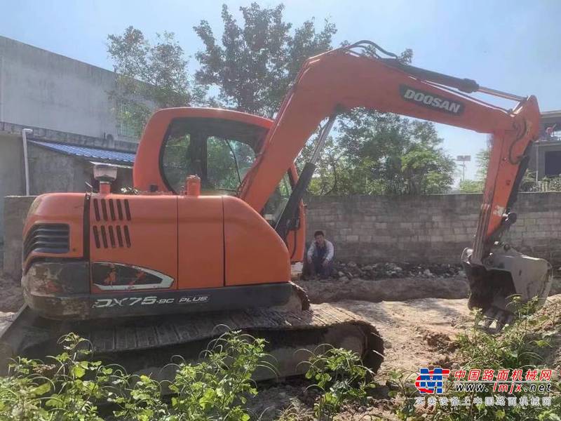 徐州市出售转让二手不详小时2019年斗山DX75挖掘机