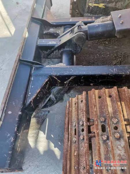 徐州市出售转让二手不详小时2020年龙工LG6075挖掘机