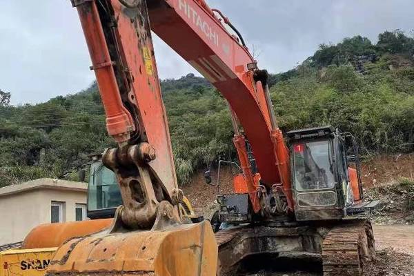 徐州市出售转让二手不详小时2018年日立ZX490挖掘机