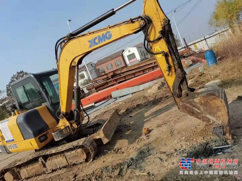 徐州市出售转让二手不详小时2017年徐工XE60DA挖掘机