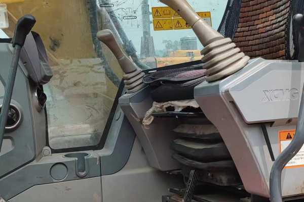 徐州市出售转让二手不详小时2018年徐工XE135D挖掘机