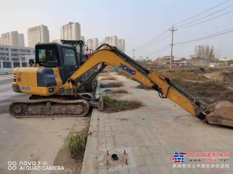 徐州市出售转让二手不详小时2017年徐工XE60DA挖掘机
