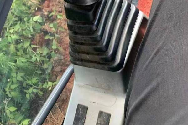 徐州市出售转让二手不详小时2020年斗山DX130挖掘机