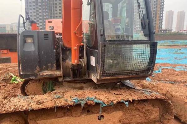 徐州市出售转让二手不详小时2015年日立ZX70挖掘机