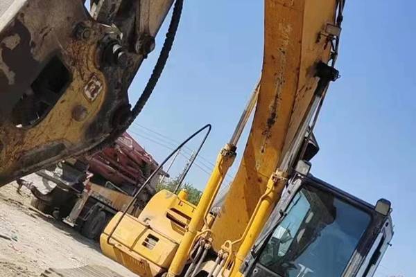 徐州市出售转让二手不详小时2018年龙工LG6225挖掘机