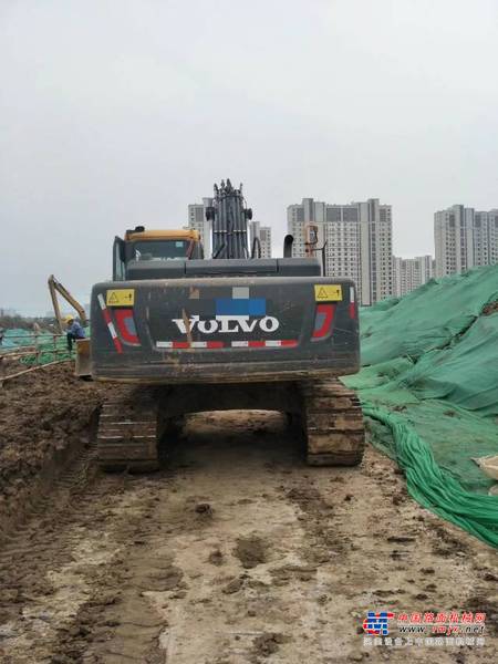 徐州市出售转让二手不详小时2018年沃尔沃EC210挖掘机