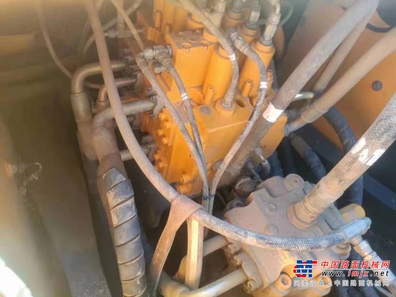 徐州市出售转让二手不详小时2018年现代R215挖掘机