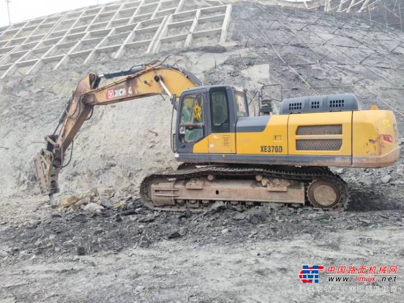 徐州市出售转让二手不详小时2019年徐工XE370D挖掘机