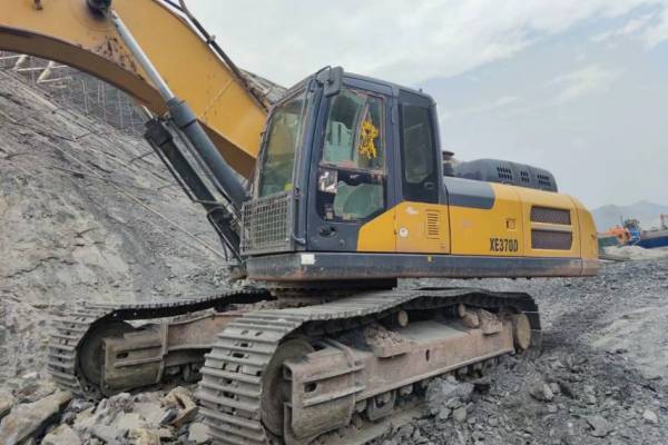 徐州市出售转让二手不详小时2019年徐工XE370D挖掘机