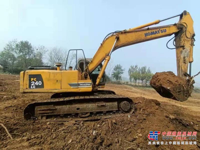 徐州市出售转让二手不详小时2012年加藤HD820挖掘机