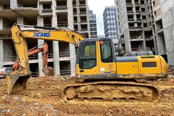 徐州市出售转让二手不详小时2018年徐工XE215D挖掘机