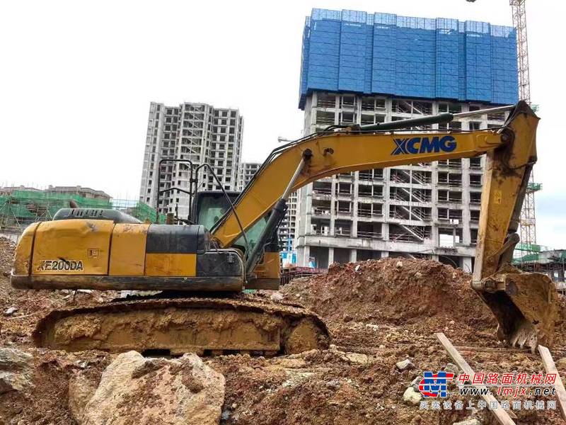 徐州市出售转让二手不详小时2018年徐工XE215D挖掘机