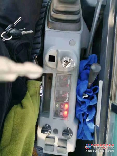 徐州市出售转让二手不详小时2015年神钢SK60挖掘机