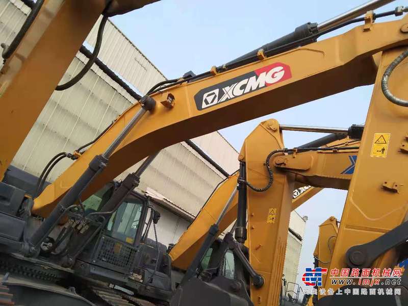 徐州市出售转让二手不详小时2019年徐工XE470D挖掘机