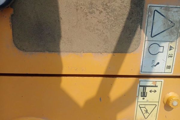 徐州市出售转让二手不详小时2018年现代R215VS挖掘机