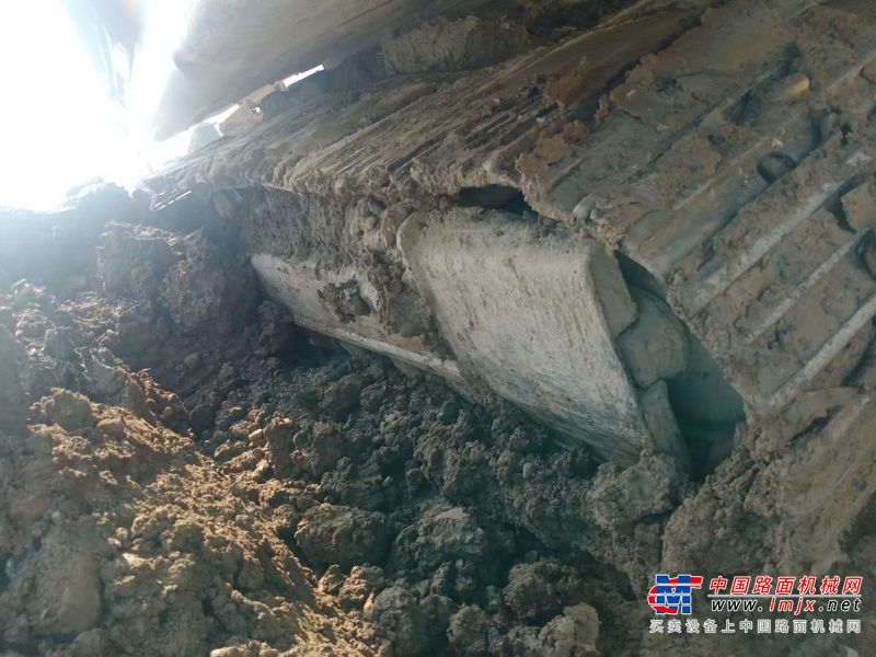 徐州市出售转让二手不详小时2018年现代R215VS挖掘机