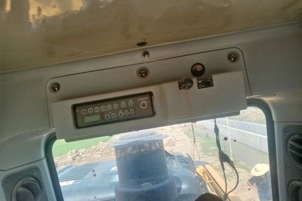 徐州市出售转让二手不详小时2018年现代R215VS挖掘机