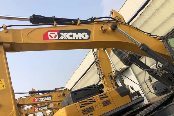 徐州市出售转让二手不详小时2019年徐工XE470D挖掘机