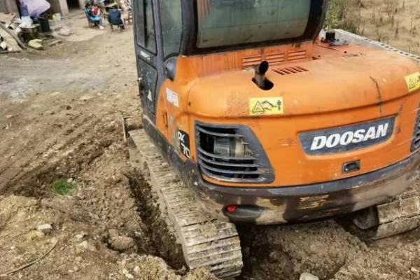 徐州市出售转让二手不详小时2014年斗山DX60挖掘机