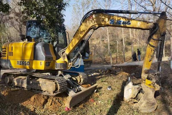 徐州市出售转让二手不详小时2017年徐工XE60挖掘机