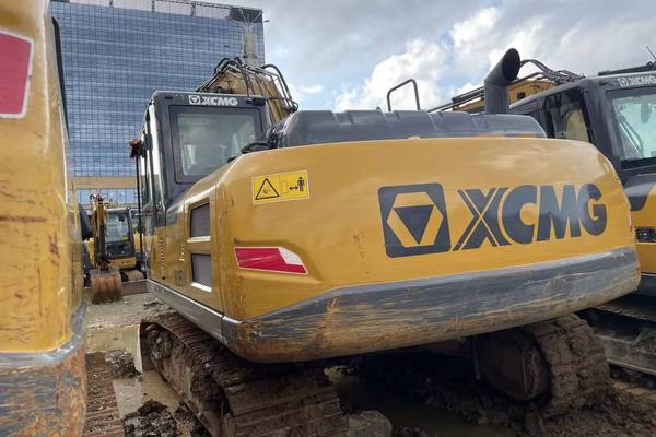 徐州市出售转让二手不详小时2021年徐工XE205DA挖掘机