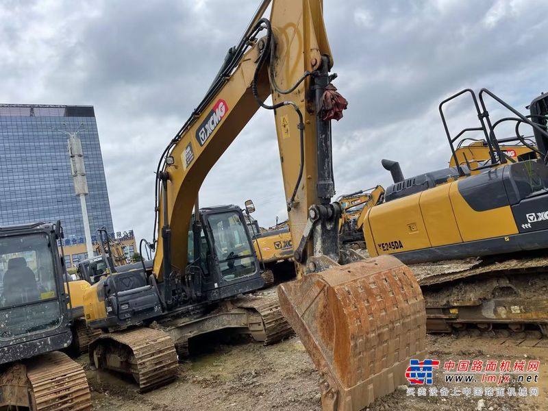 徐州市出售转让二手不详小时2021年徐工XE205DA挖掘机
