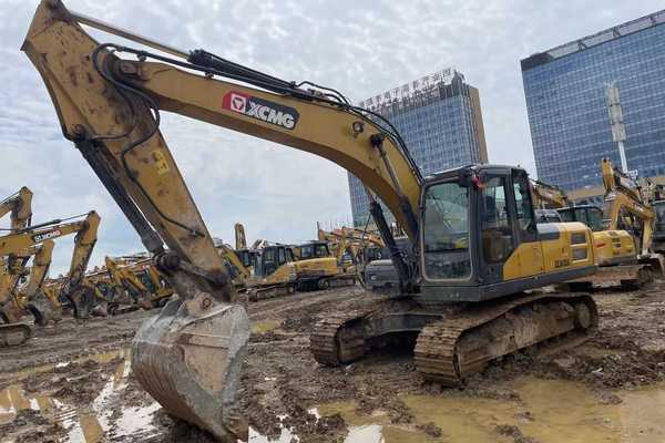 徐州市出售转让二手不详小时2021年徐工XE205DA挖掘机