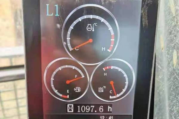 徐州市出售转让二手不详小时2021年徐工XE270D挖掘机