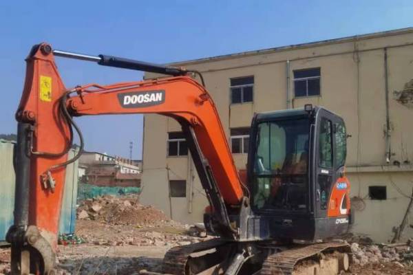 徐州市出售转让二手不详小时2018年斗山DX55挖掘机