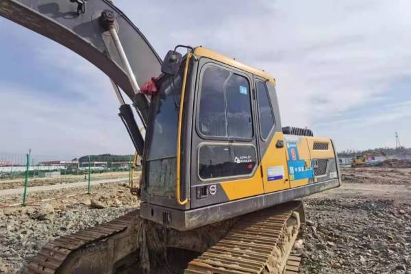 徐州市出售转让二手不详小时2018年沃尔沃EC200挖掘机