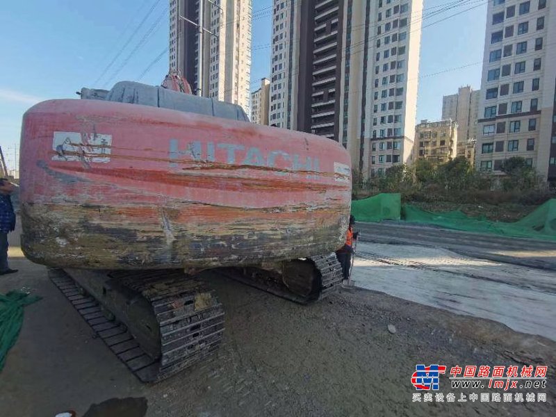 徐州市出售转让二手不详小时2011年日立ZX240挖掘机