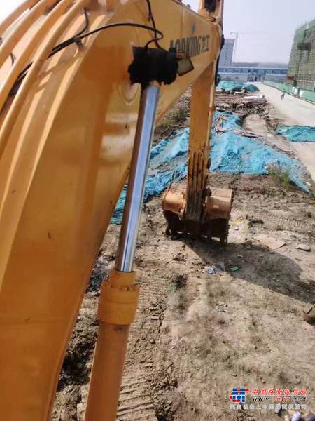 徐州市出售转让二手不详小时2018年龙工LG6225挖掘机