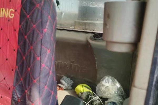 徐州市出售转让二手不详小时2018年龙工LG6225挖掘机
